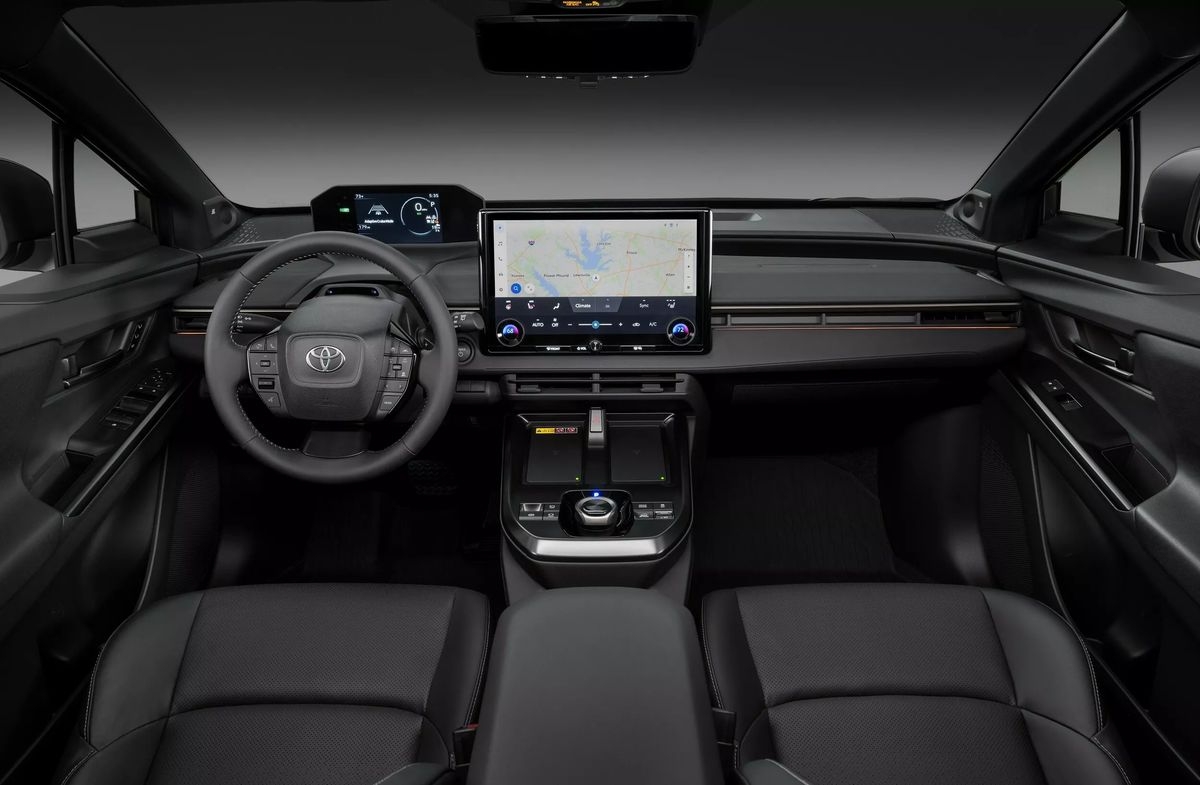  EV SUV bZ4X Touring 2026 3 