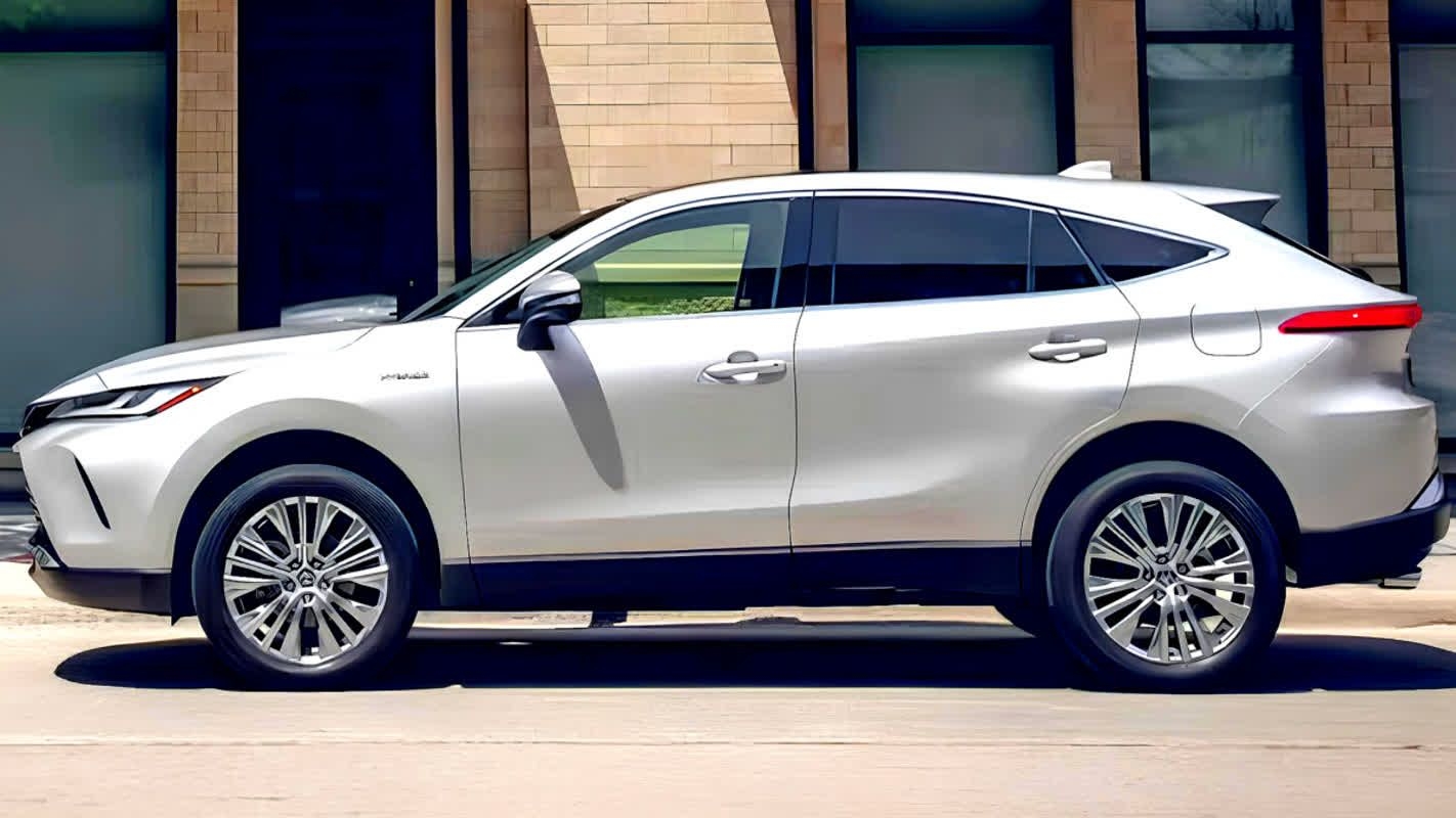 Why Toyota Thinks The New Venza Can Beat The RAV4 Why Toyota Thinks The New Venza Can Beat The RAV4